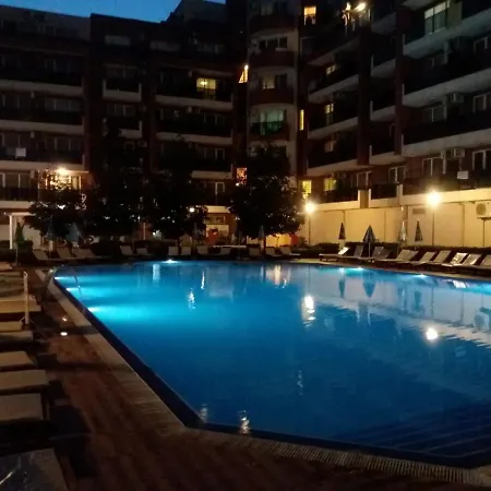 Admiral Plaza Apartament アパート