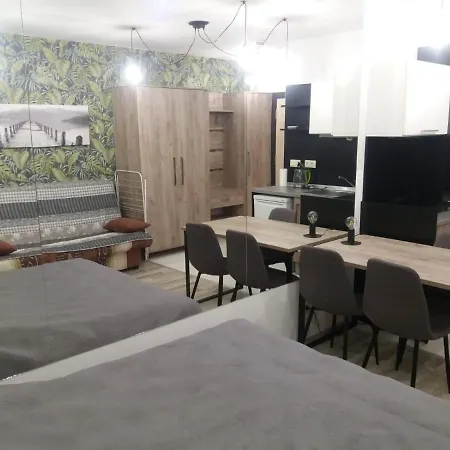 Admiral Plaza Apartament アパート