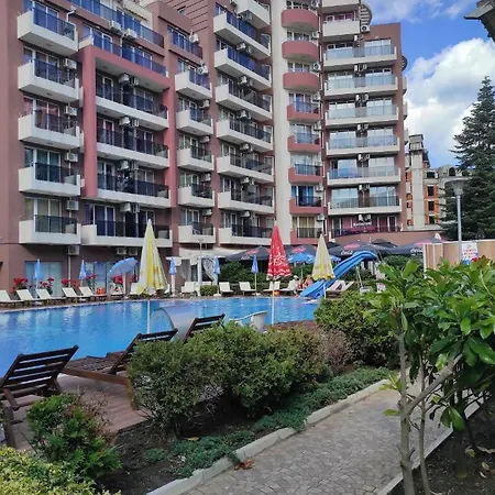 Admiral Plaza Apartament * サニービーチ